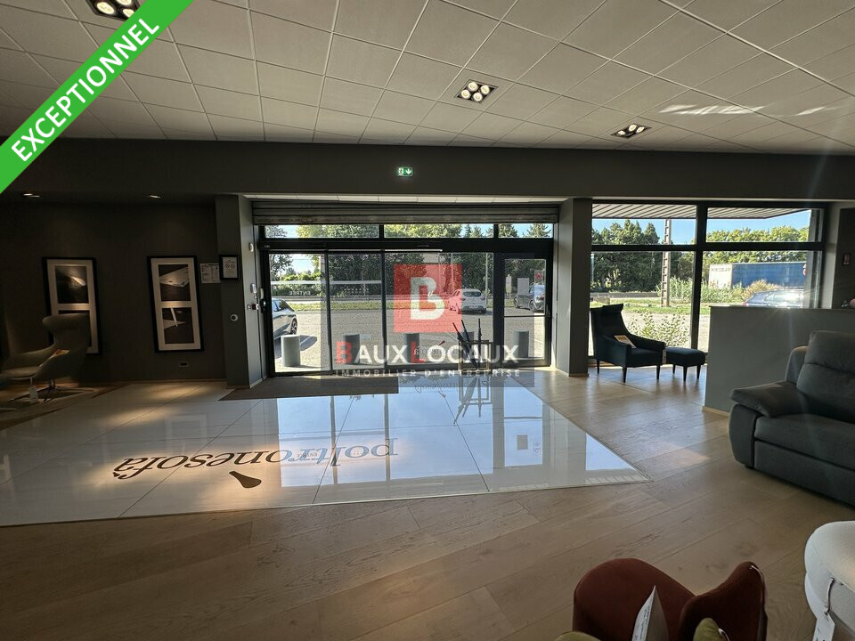 LOCAL COMMERCIAL à Louer